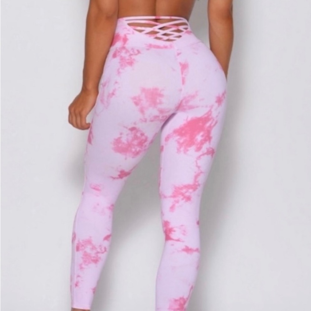 NWOT!!! Bombshell Sportswear XS Sexy Back Leggings